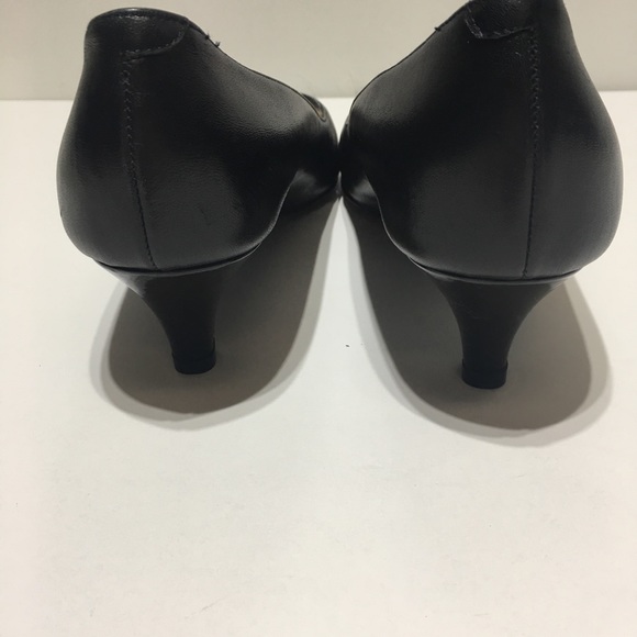 EUC Bruno Magli Black Leather Kitten Heels Size 7 - Picture 3 of 8